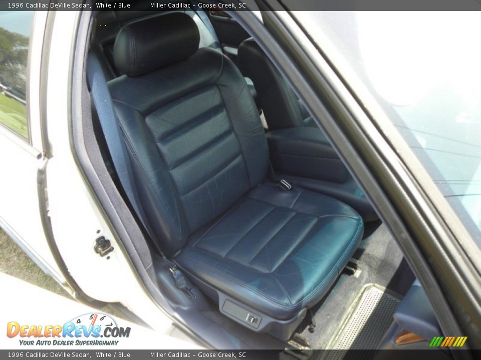 1996 Cadillac DeVille Sedan White / Blue Photo #8