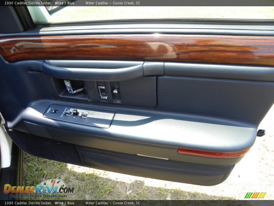 1996 Cadillac DeVille Sedan White / Blue Photo #9