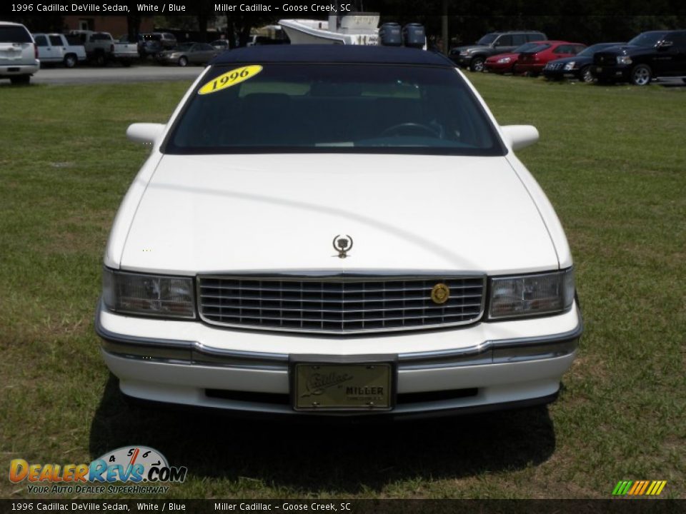 1996 Cadillac DeVille Sedan White / Blue Photo #18