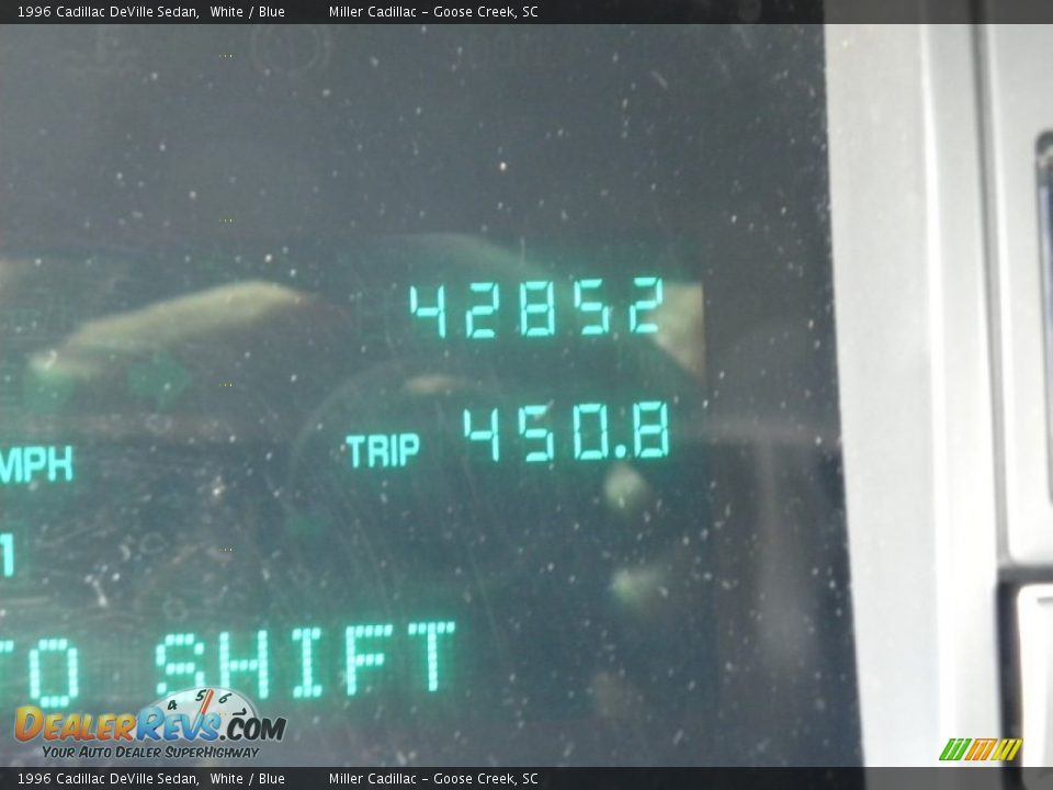 1996 Cadillac DeVille Sedan White / Blue Photo #25