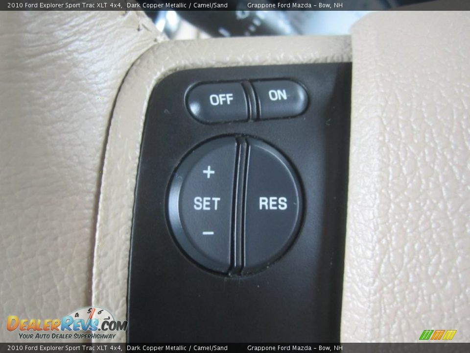 Controls of 2010 Ford Explorer Sport Trac XLT 4x4 Photo #31