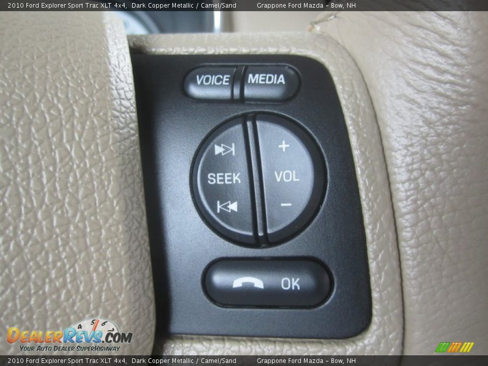 Controls of 2010 Ford Explorer Sport Trac XLT 4x4 Photo #32