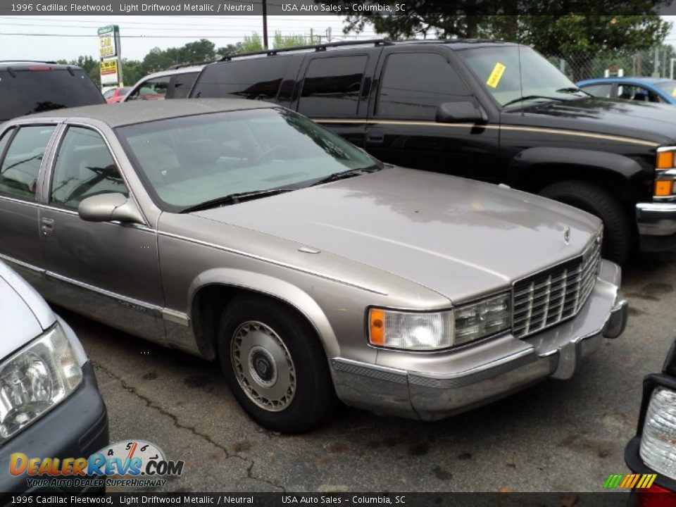 1996 Cadillac Fleetwood Light Driftwood Metallic / Neutral Photo #2