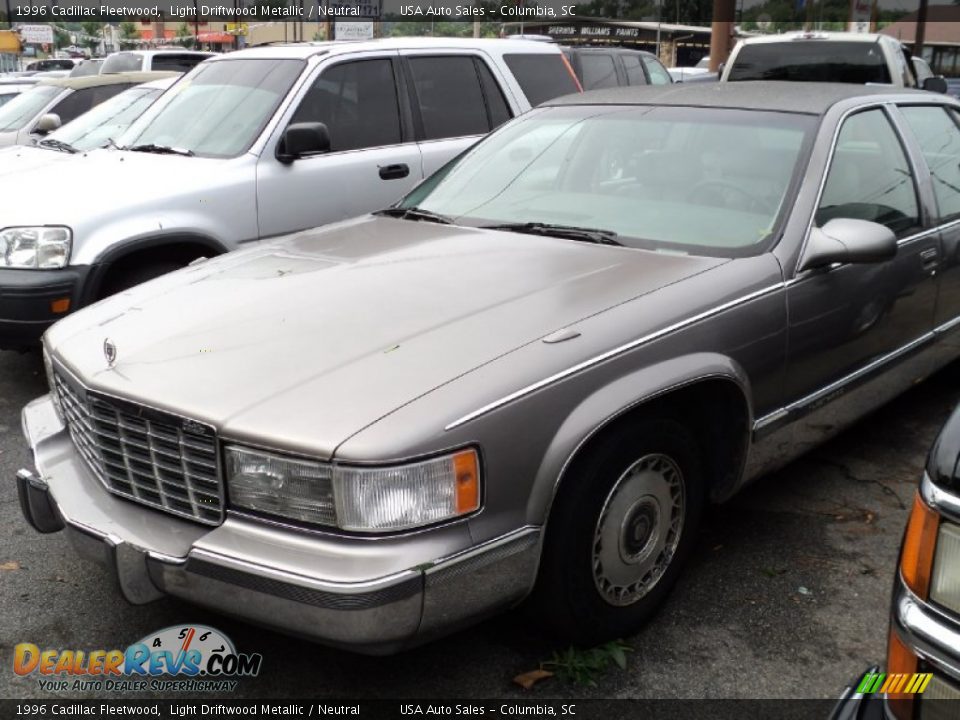 1996 Cadillac Fleetwood Light Driftwood Metallic / Neutral Photo #3