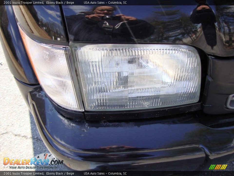 2001 Isuzu Trooper Limited Ebony Black / Beige Photo #8