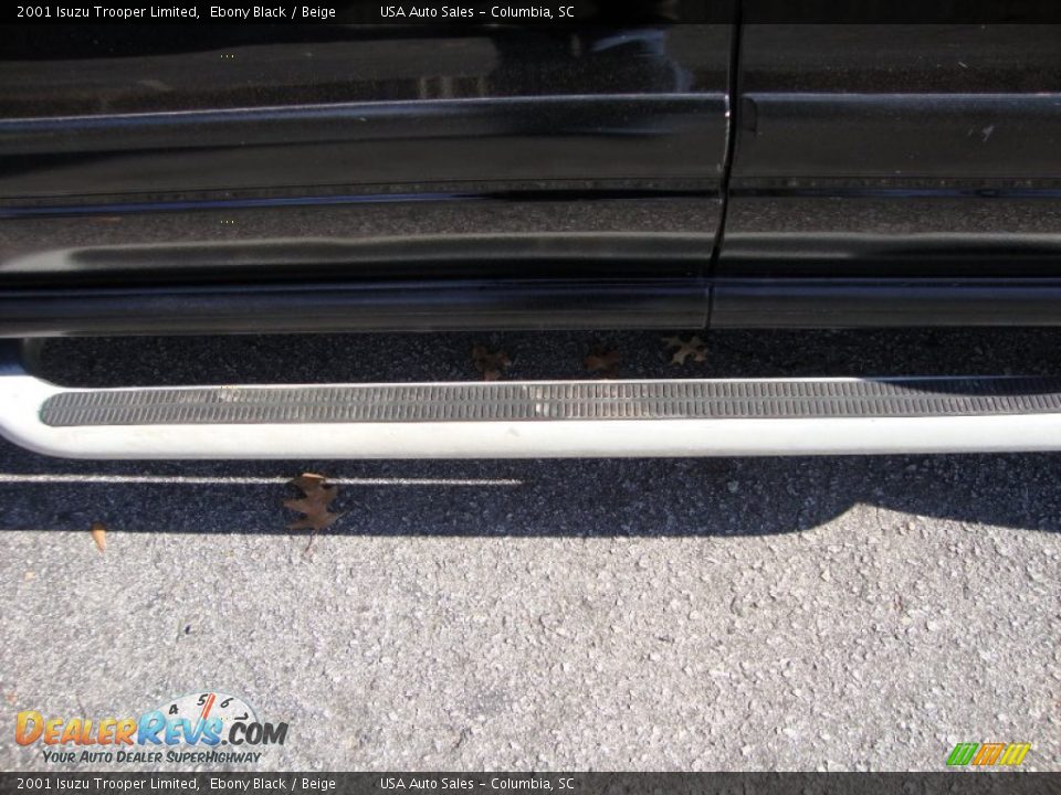 2001 Isuzu Trooper Limited Ebony Black / Beige Photo #18