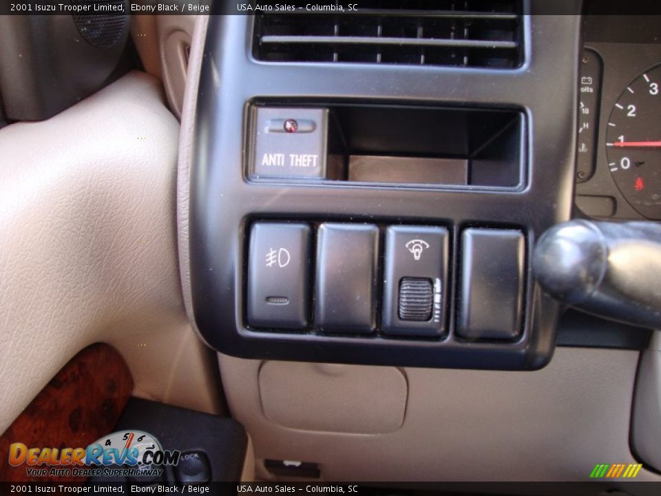 2001 Isuzu Trooper Limited Ebony Black / Beige Photo #22