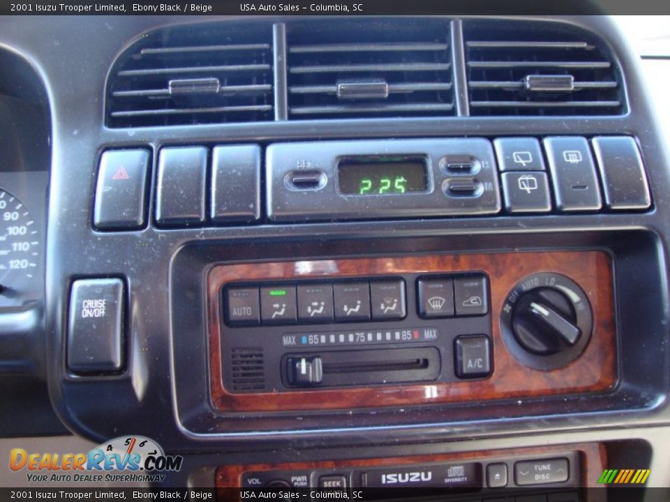 2001 Isuzu Trooper Limited Ebony Black / Beige Photo #23