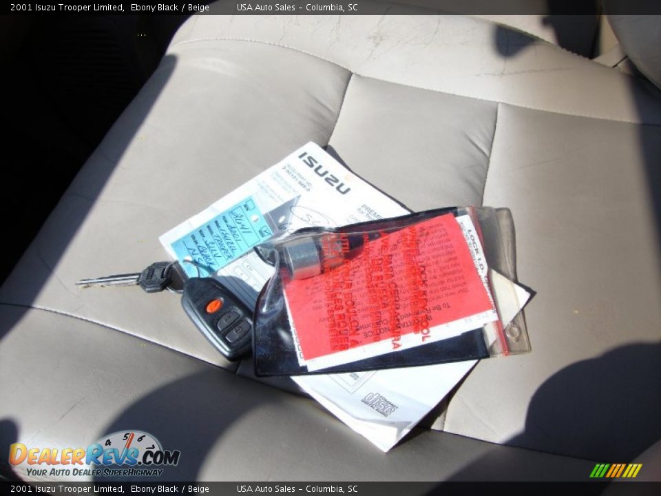 2001 Isuzu Trooper Limited Ebony Black / Beige Photo #34