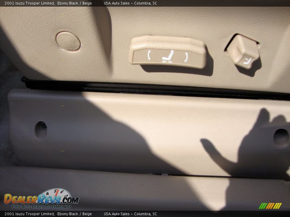 2001 Isuzu Trooper Limited Ebony Black / Beige Photo #36