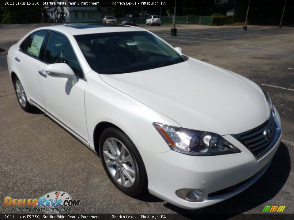 Front 3/4 View of 2011 Lexus ES 350 Photo #5