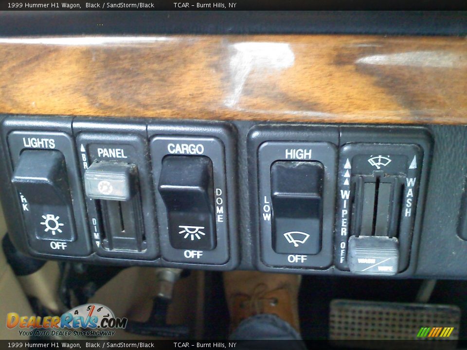 Controls of 1999 Hummer H1 Wagon Photo #11
