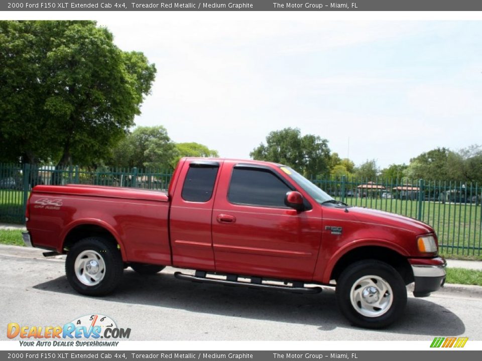 2000 Ford F150 XLT Extended Cab 4x4 Toreador Red Metallic / Medium Graphite Photo #11