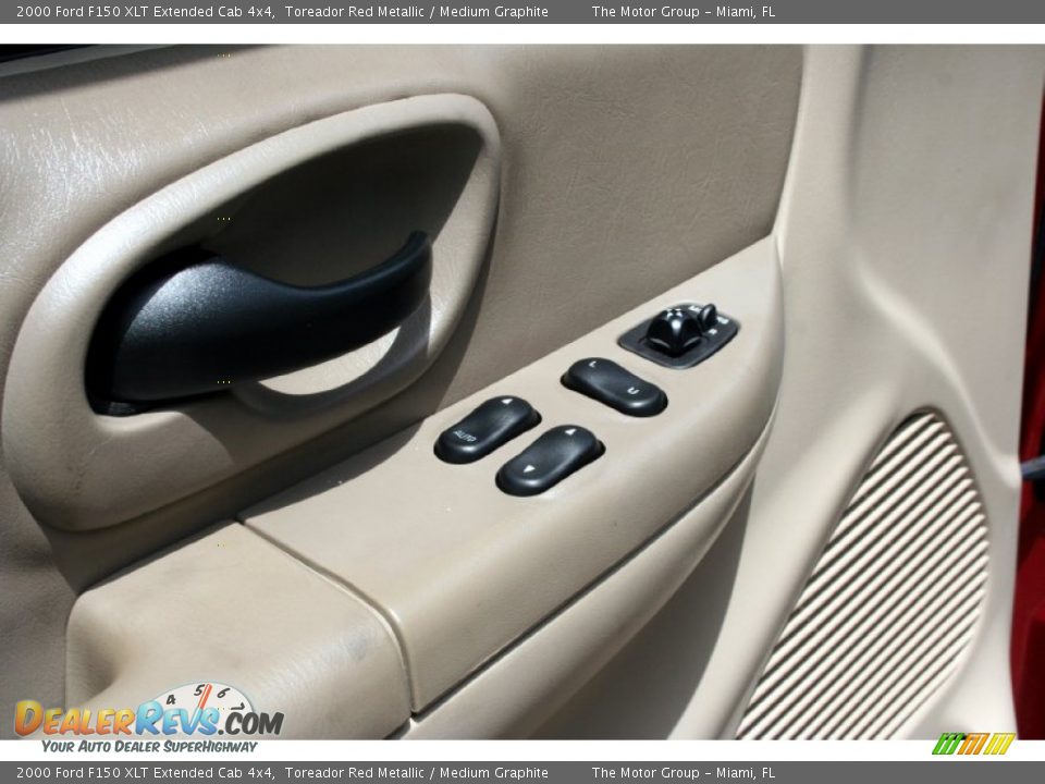 2000 Ford F150 XLT Extended Cab 4x4 Toreador Red Metallic / Medium Graphite Photo #35