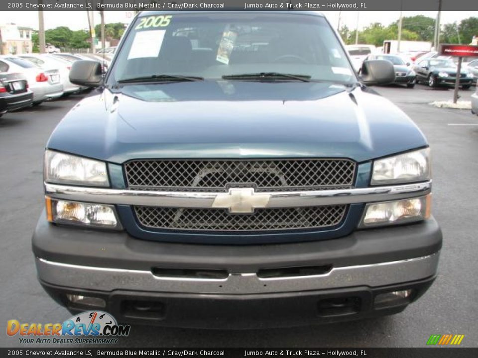 2005 Chevrolet Avalanche LS Bermuda Blue Metallic / Gray/Dark Charcoal Photo #3