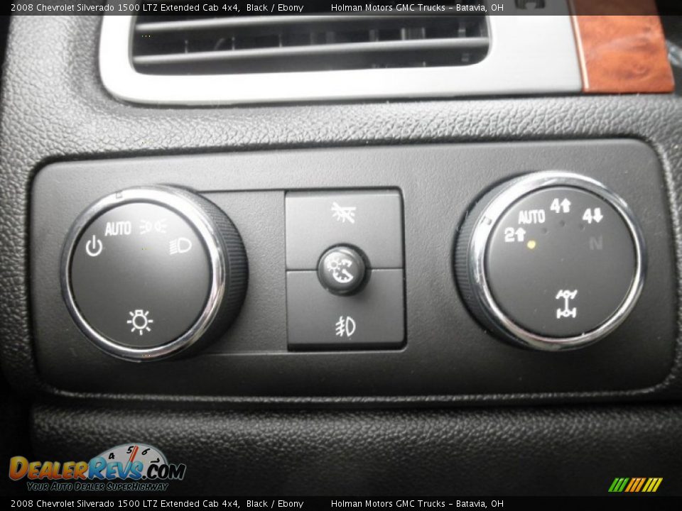 Controls of 2008 Chevrolet Silverado 1500 LTZ Extended Cab 4x4 Photo #11