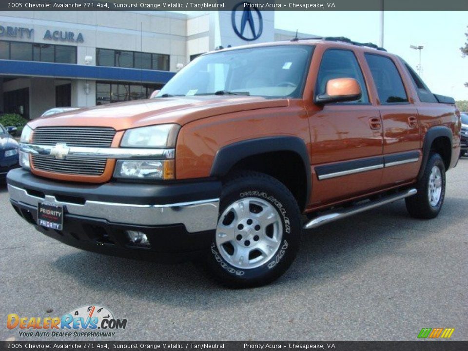 2005 Chevrolet Avalanche Z71 4x4 Sunburst Orange Metallic / Tan/Neutral Photo #2