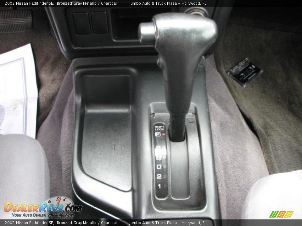 2002 Nissan Pathfinder SE Shifter Photo #18