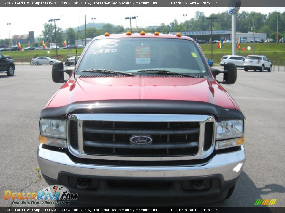 2002 Ford F350 Super Duty XLT Crew Cab Dually Toreador Red Metallic / Medium Flint Photo #3