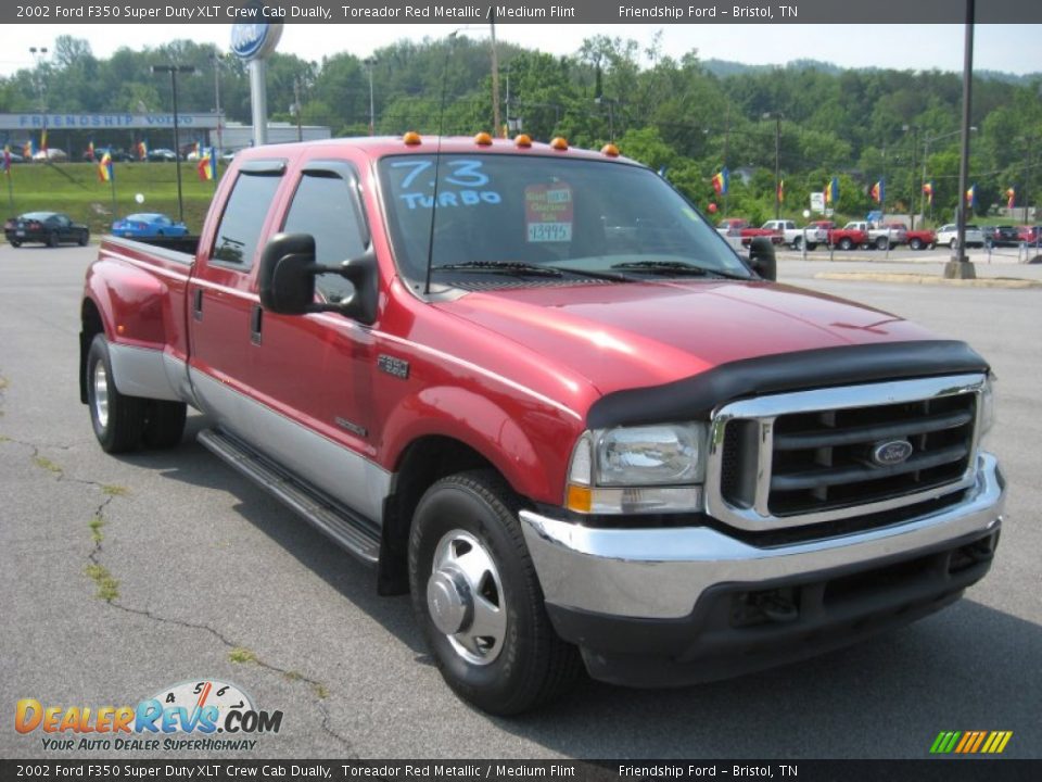 2002 Ford F350 Super Duty XLT Crew Cab Dually Toreador Red Metallic / Medium Flint Photo #4