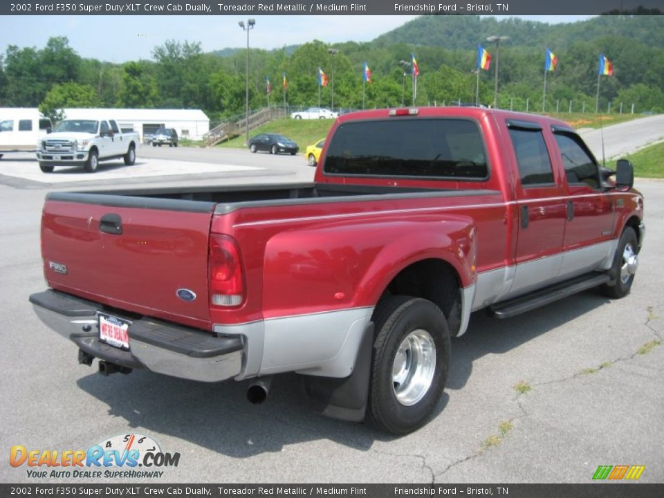 2002 Ford F350 Super Duty XLT Crew Cab Dually Toreador Red Metallic / Medium Flint Photo #6