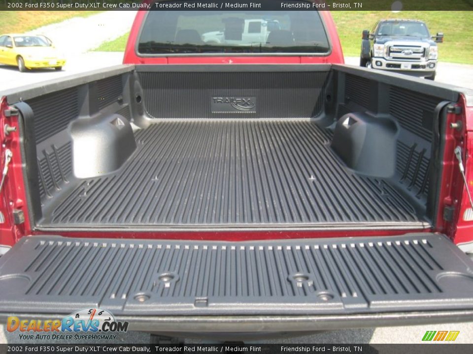 2002 Ford F350 Super Duty XLT Crew Cab Dually Toreador Red Metallic / Medium Flint Photo #13