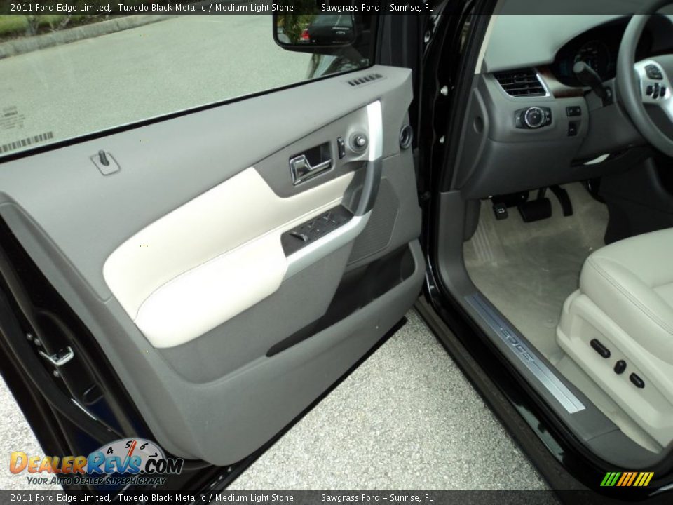 Medium Light Stone Interior - 2011 Ford Edge Limited Photo #16