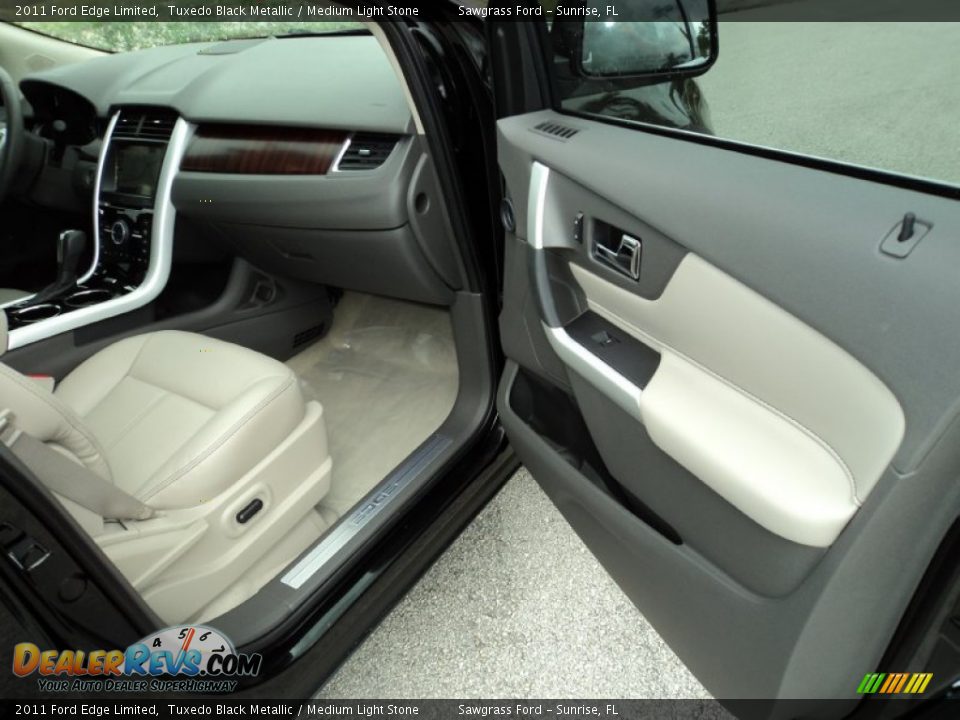 Medium Light Stone Interior - 2011 Ford Edge Limited Photo #19