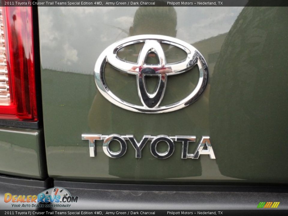 2011 Toyota FJ Cruiser Trail Teams Special Edition 4WD Army Green / Dark Charcoal Photo #15