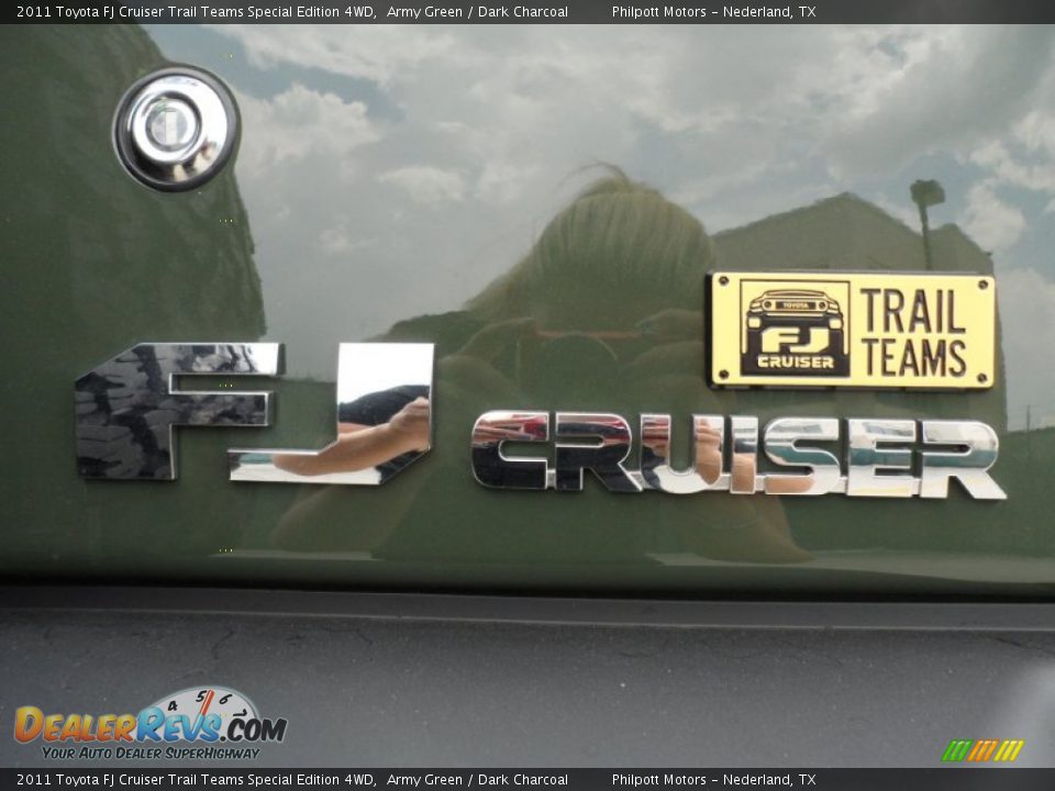 2011 Toyota FJ Cruiser Trail Teams Special Edition 4WD Army Green / Dark Charcoal Photo #16