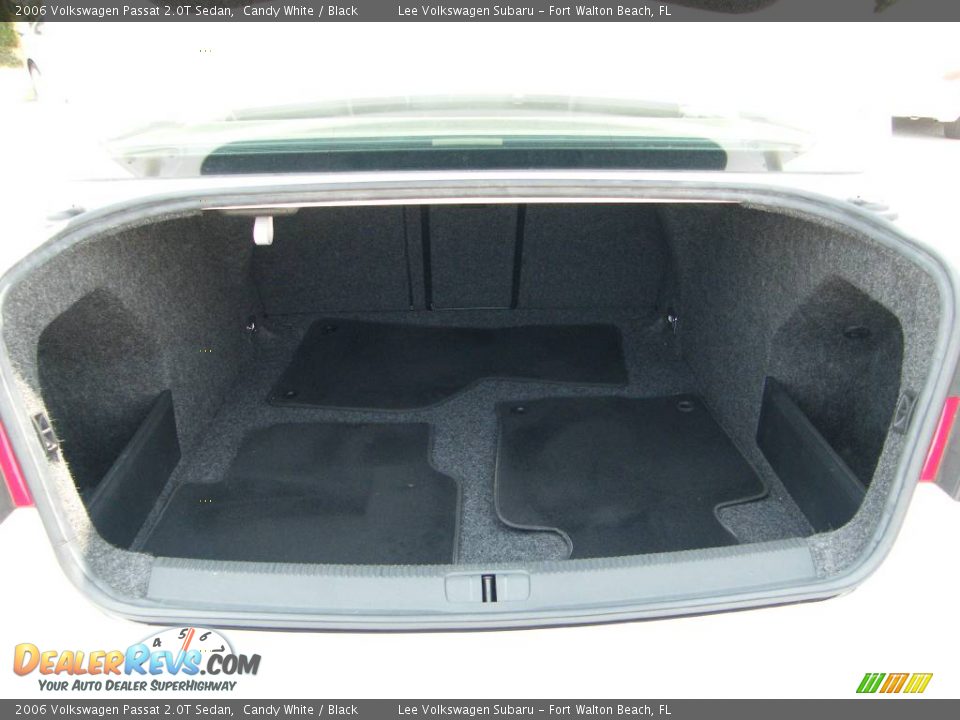 2006 Volkswagen Passat 2.0T Sedan Candy White / Black Photo #24