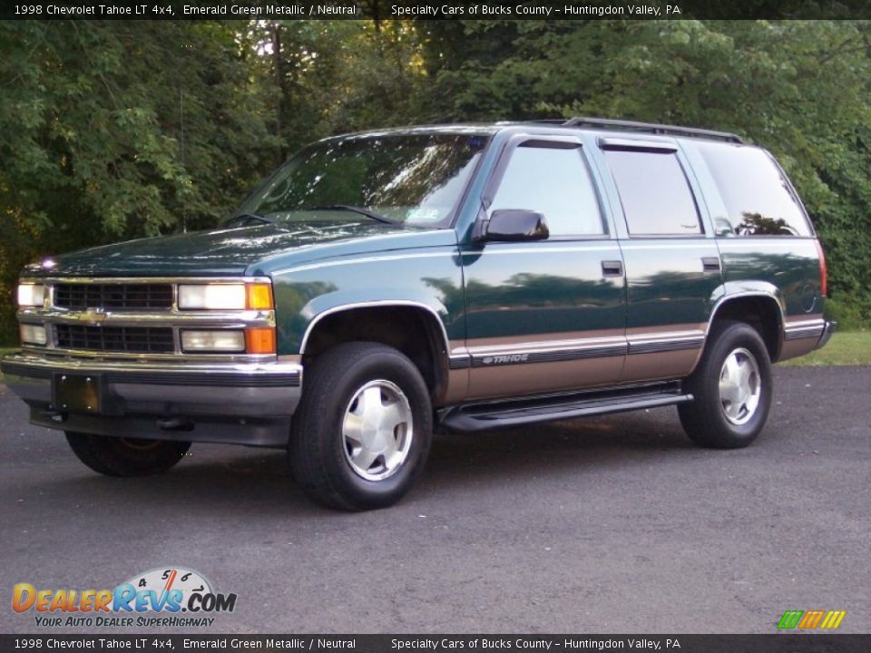 Front 3/4 View of 1998 Chevrolet Tahoe LT 4x4 Photo #2