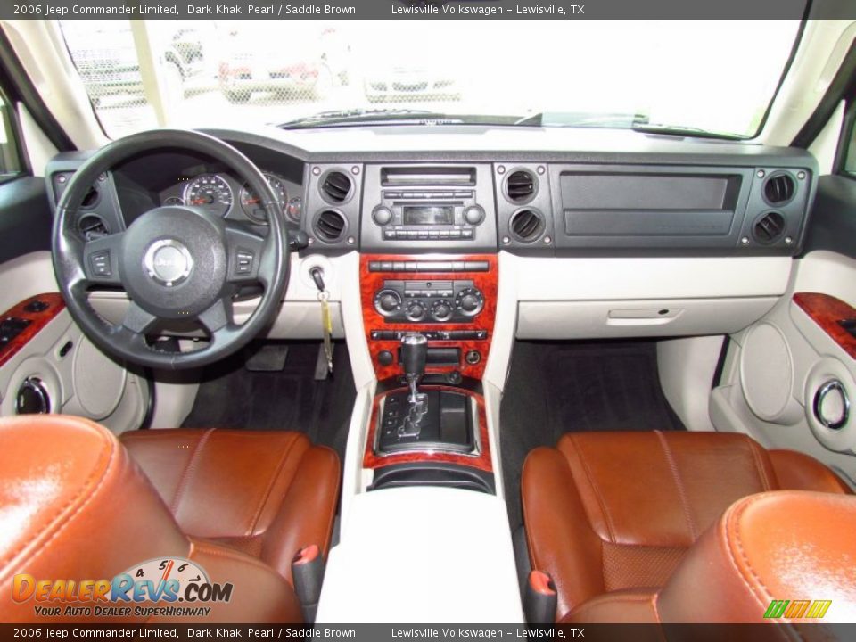 Dashboard of 2006 Jeep Commander Limited Photo #14