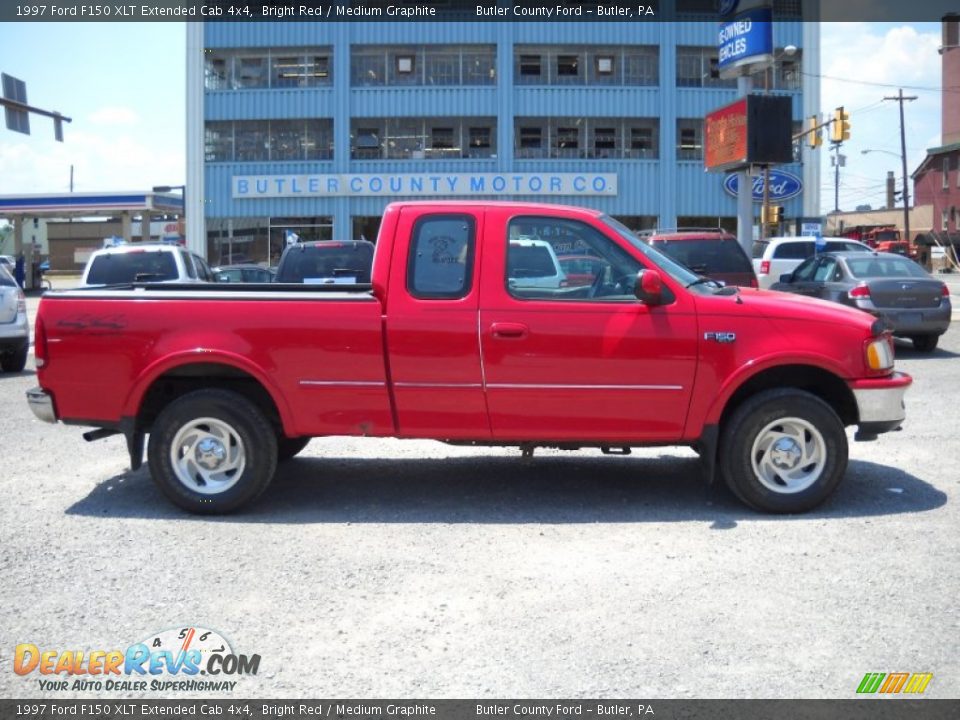 1997 Ford F150 XLT Extended Cab 4x4 Bright Red / Medium Graphite Photo #1