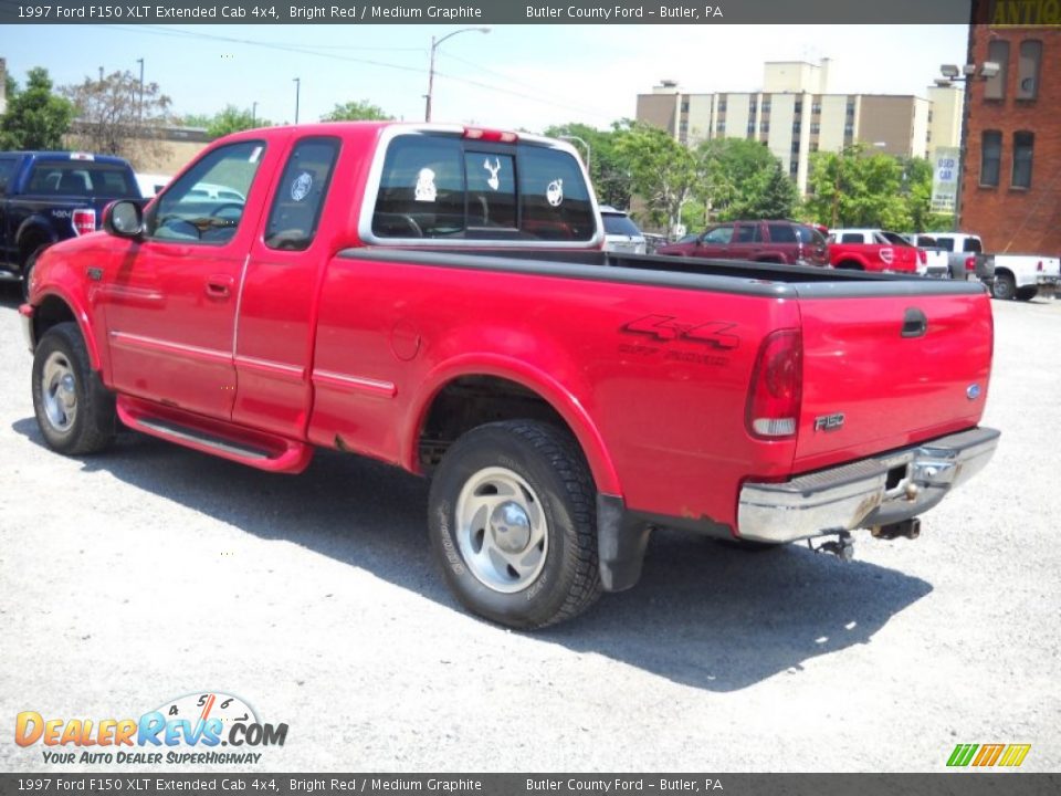 1997 Ford F150 XLT Extended Cab 4x4 Bright Red / Medium Graphite Photo #4