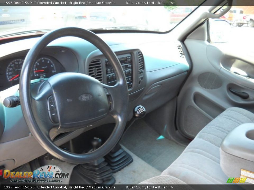 Medium Graphite Interior - 1997 Ford F150 XLT Extended Cab 4x4 Photo #7