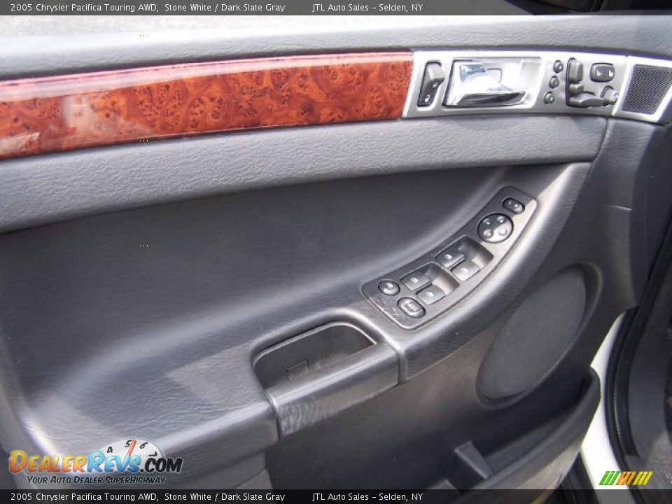 2005 Chrysler Pacifica Touring AWD Stone White / Dark Slate Gray Photo #9