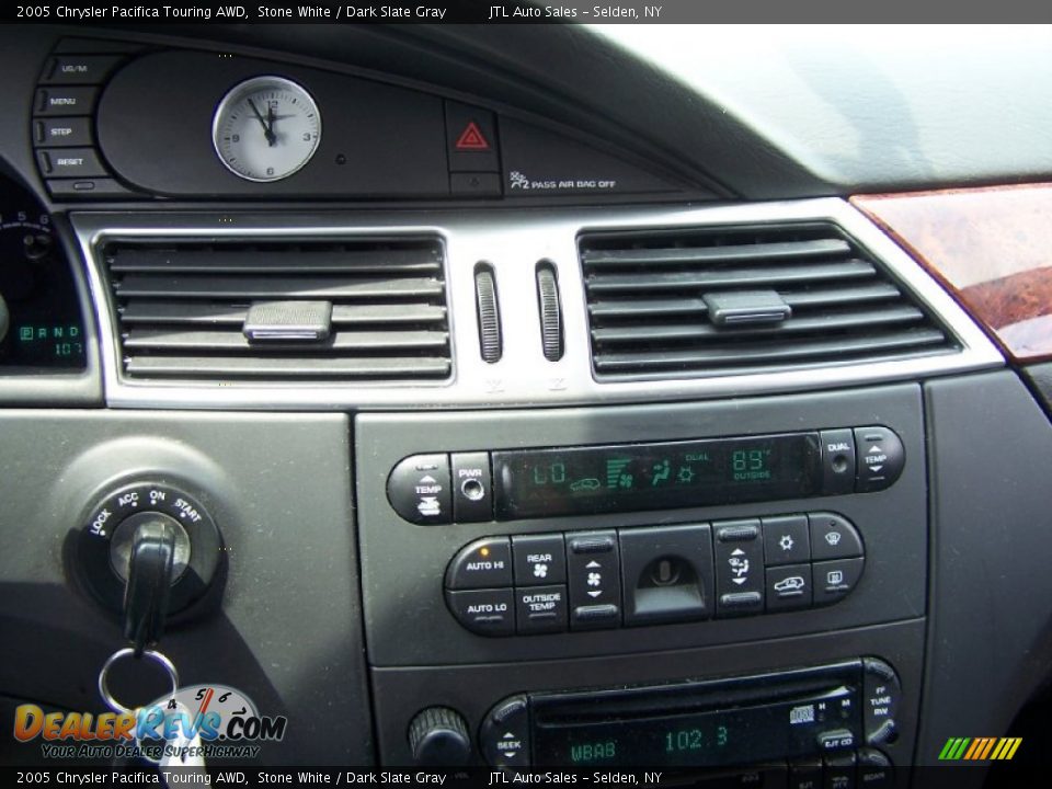 Controls of 2005 Chrysler Pacifica Touring AWD Photo #11