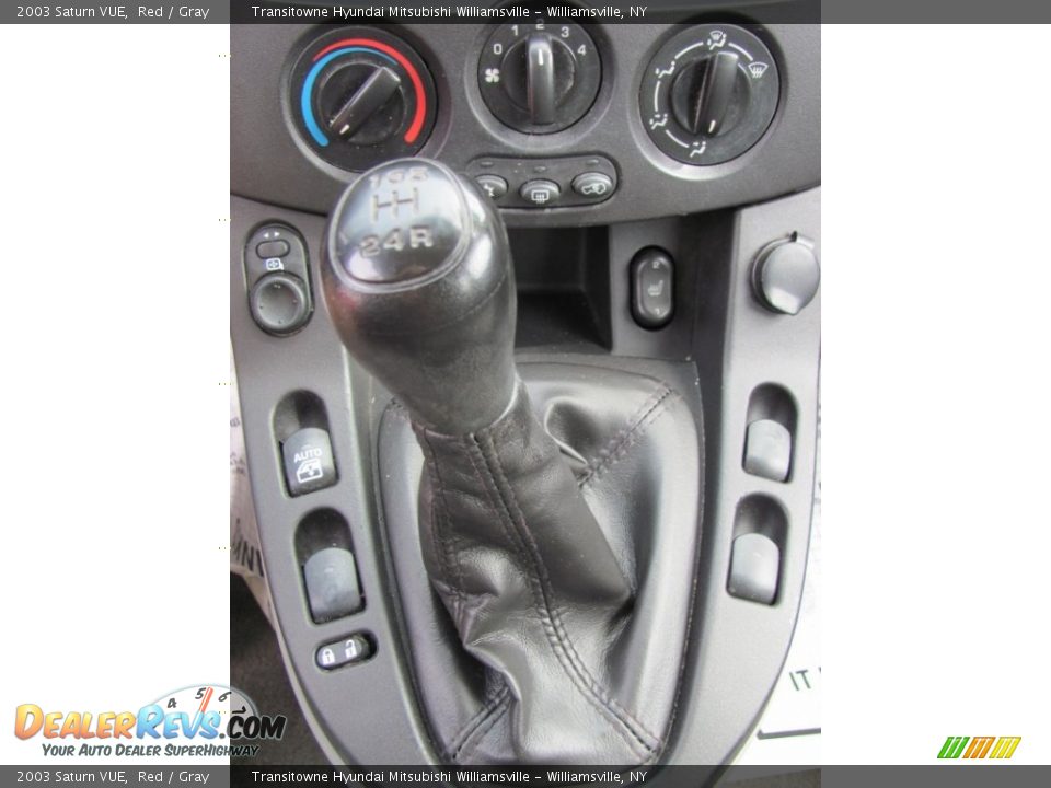 2003 Saturn VUE  Shifter Photo #4