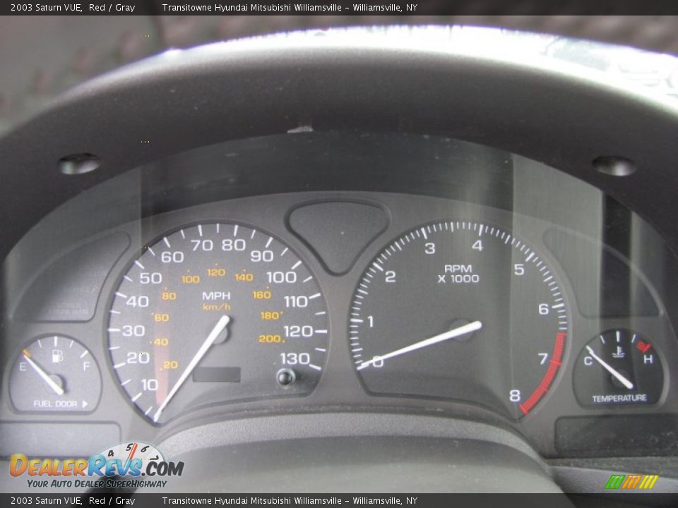 2003 Saturn VUE  Gauges Photo #8