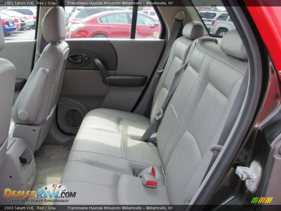 Gray Interior - 2003 Saturn VUE  Photo #12
