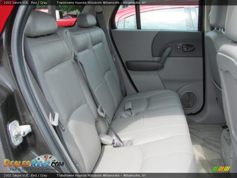 Gray Interior - 2003 Saturn VUE  Photo #16