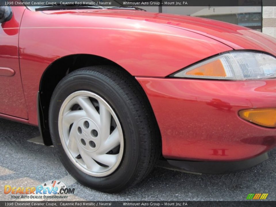 1998 Chevrolet Cavalier Coupe Cayenne Red Metallic / Neutral Photo #4