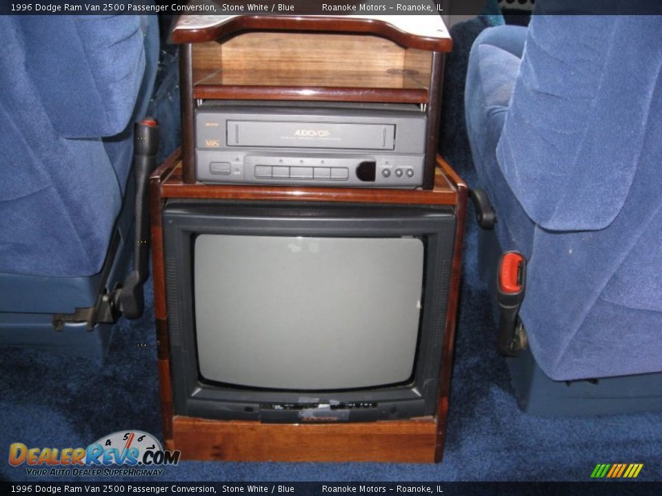 1996 Dodge Ram Van 2500 Passenger Conversion Stone White / Blue Photo #2