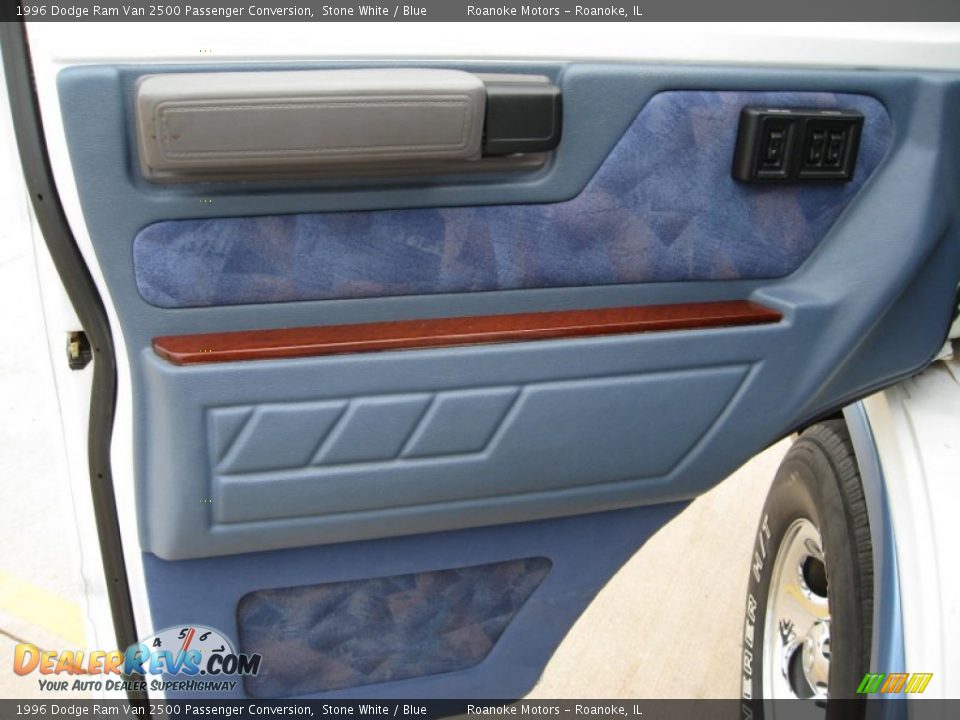 1996 Dodge Ram Van 2500 Passenger Conversion Stone White / Blue Photo #15