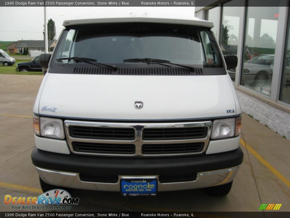 1996 Dodge Ram Van 2500 Passenger Conversion Stone White / Blue Photo #17