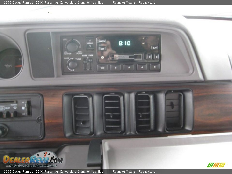 Controls of 1996 Dodge Ram Van 2500 Passenger Conversion Photo #20