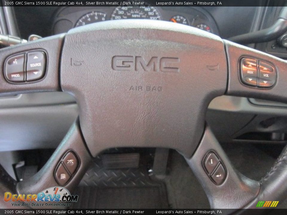 2005 GMC Sierra 1500 SLE Regular Cab 4x4 Steering Wheel Photo #17