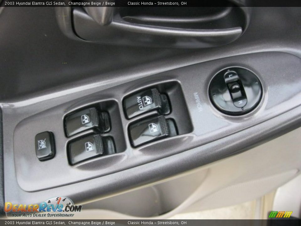 2003 Hyundai Elantra GLS Sedan Champagne Beige / Beige Photo #16