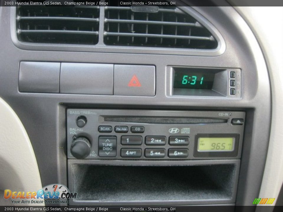 2003 Hyundai Elantra GLS Sedan Champagne Beige / Beige Photo #21
